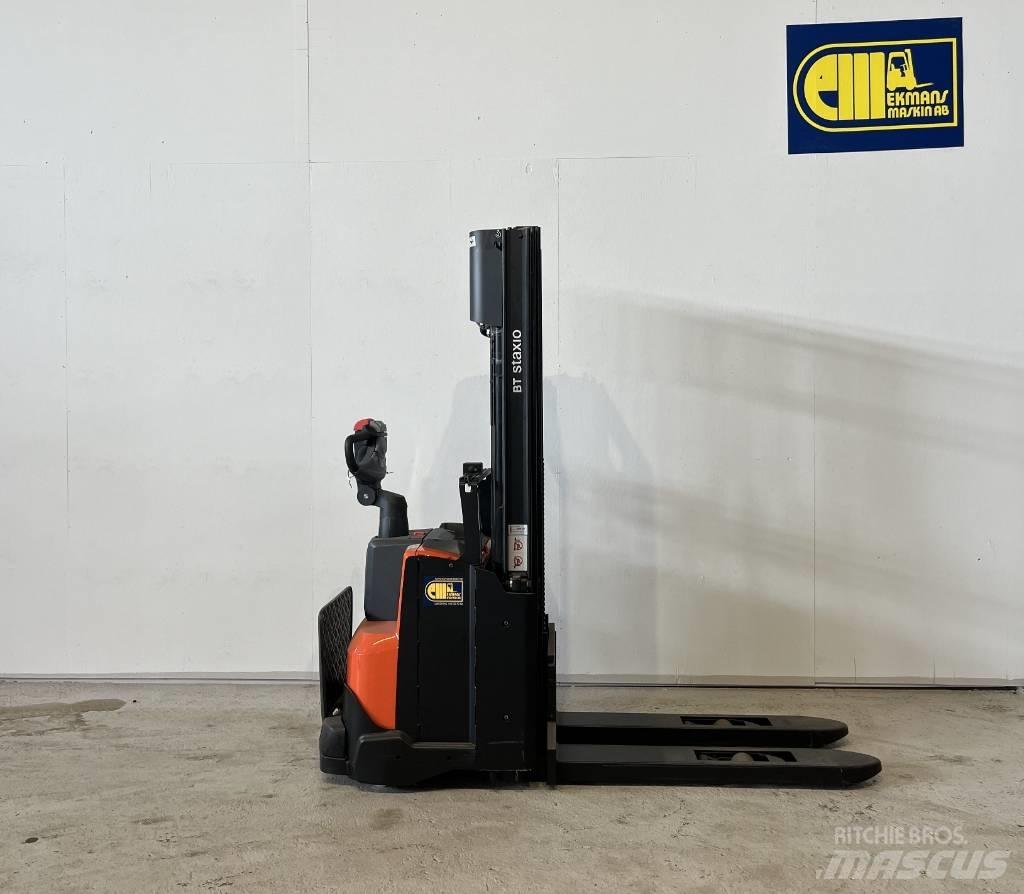 BT Truck SWE120L Empilhador para operador externo