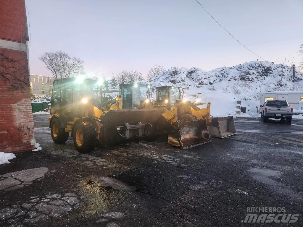 CAT 908m Carregadeiras de rodas
