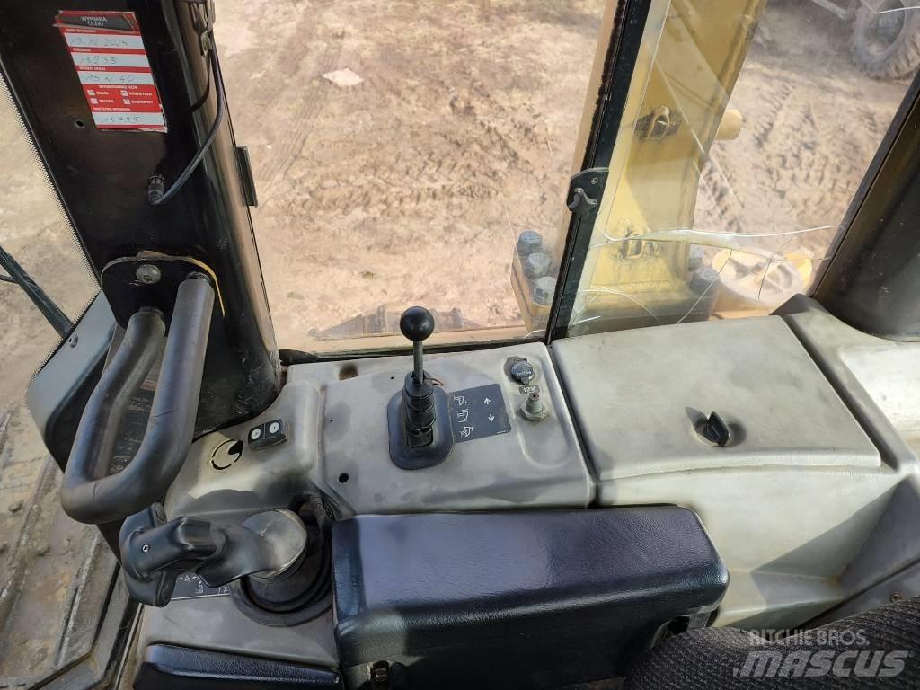 CAT D 6 N LGP Dozers - Tratores rastos