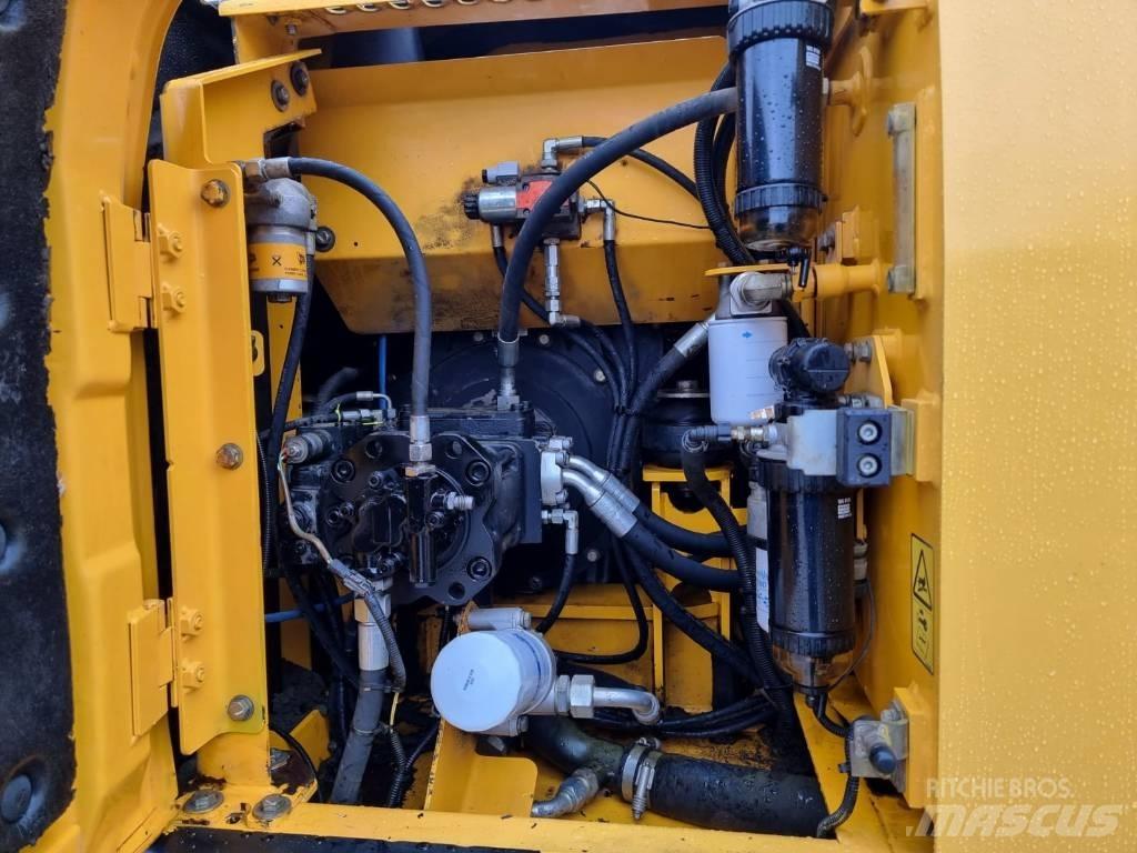 JCB JS 130 LC Escavadeiras de esteiras