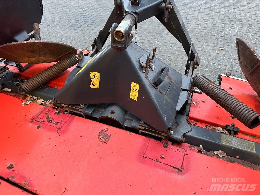 Kuhn PZ 320 F Gadanheiras