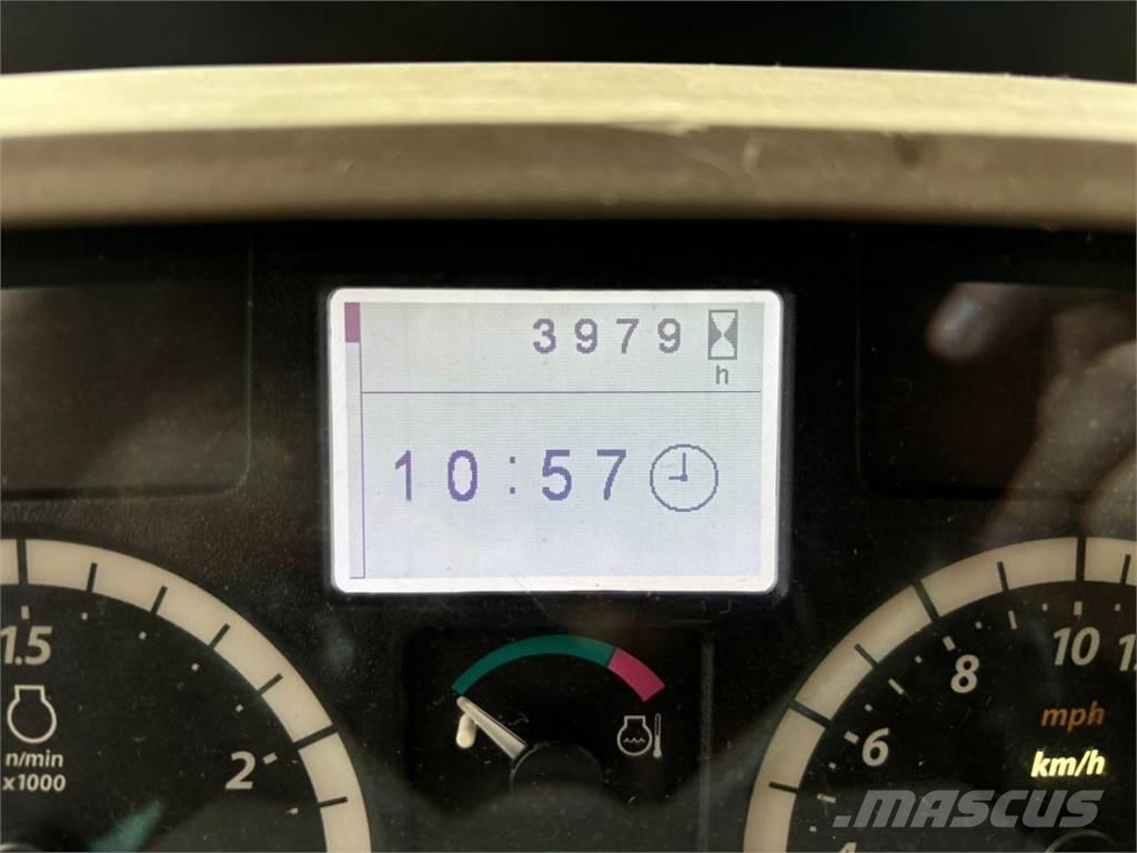 John Deere 6100MC Tratores Agrícolas usados