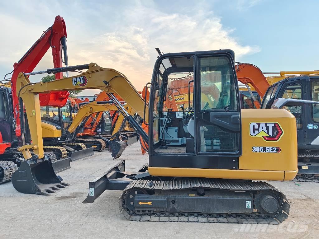 CAT 305.5 Miniescavadeiras