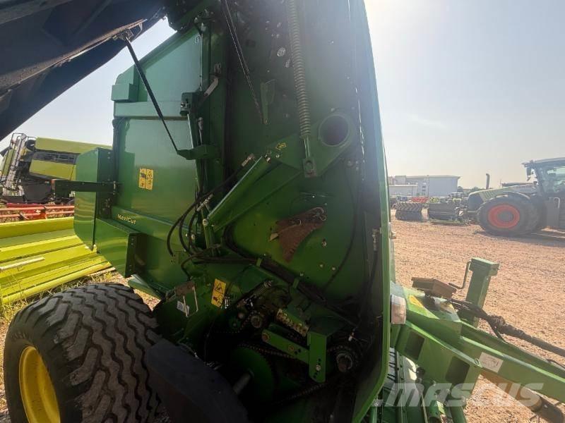 John Deere 864 Enfardadeira de rolos