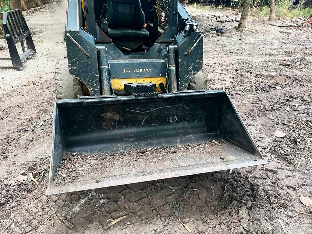 John Deere 312 Minicarregadeiras