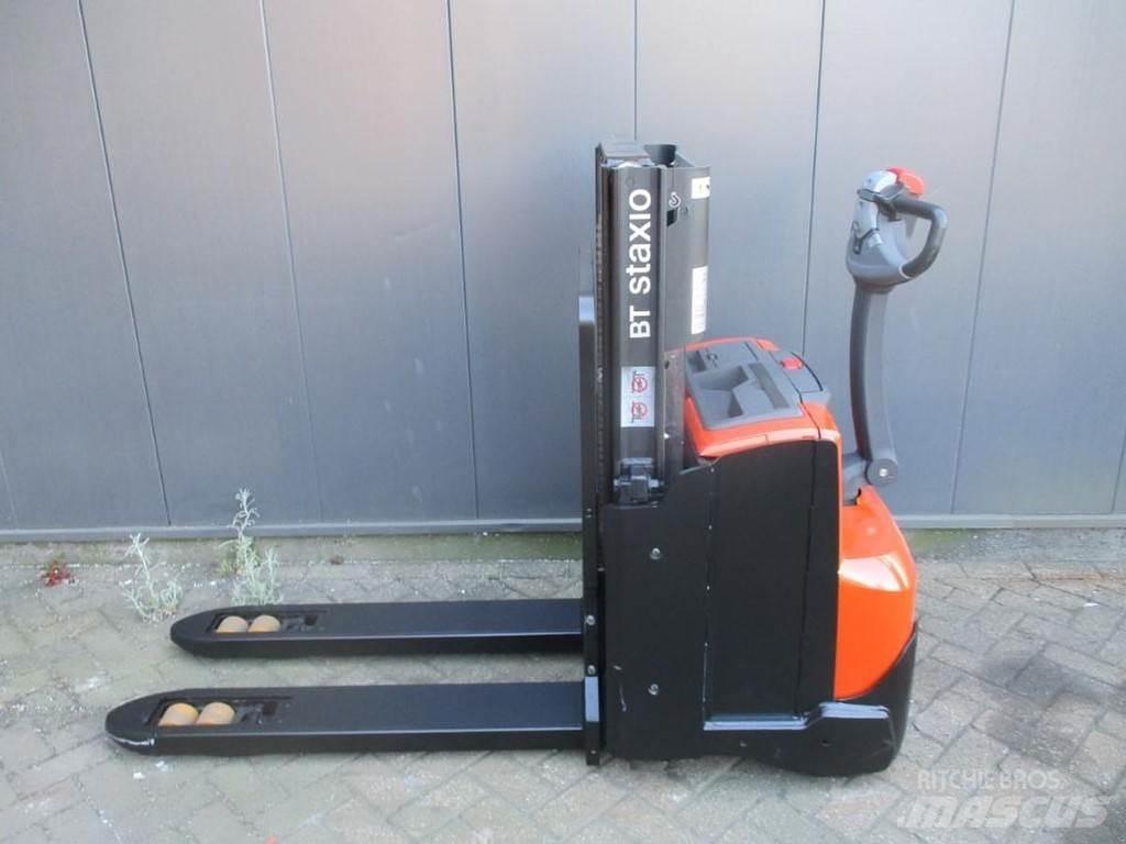 BT SWE 200D Empilhador para operador externo