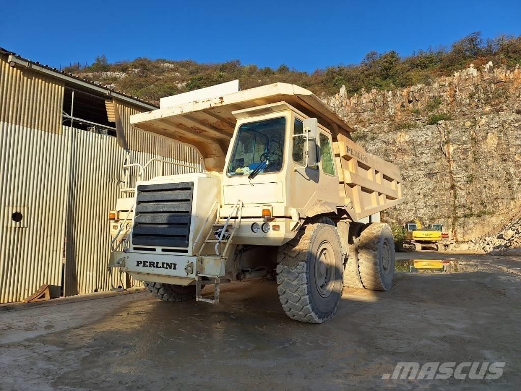 Perlini D655E Camiőes basculantes rígidos