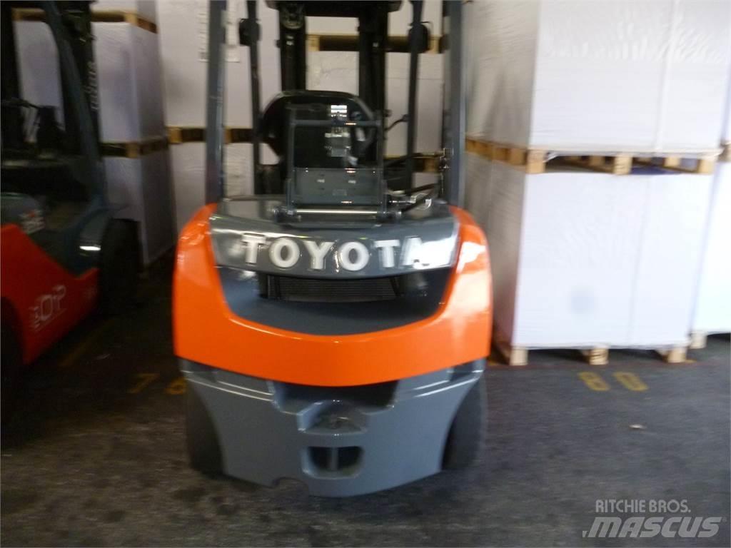 Toyota 02-8FGF25 Empilhadores a gás
