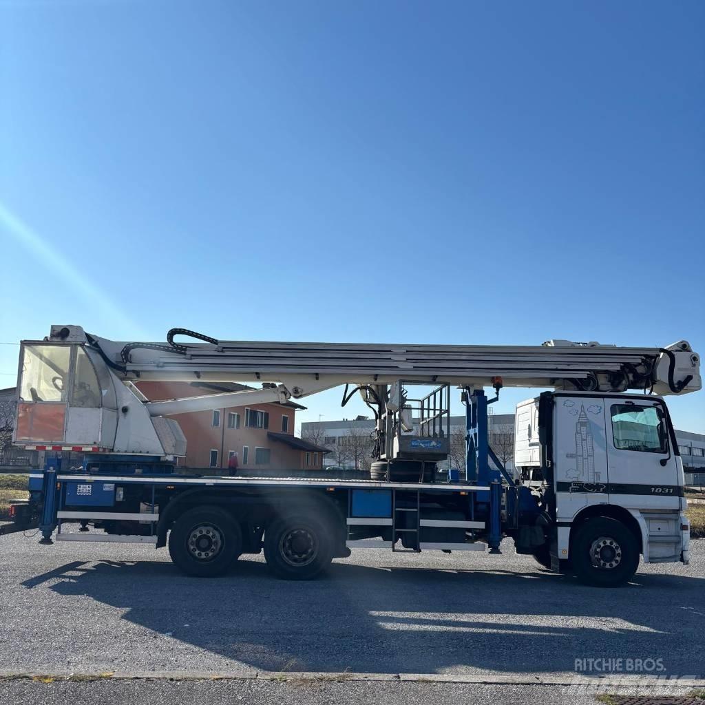 Cela Tj 460 Plataformas aéreas montadas em camião