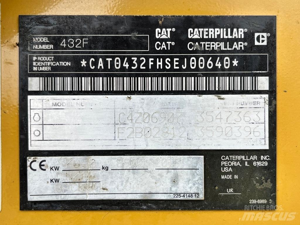 CAT 432 F Retroescavadeiras