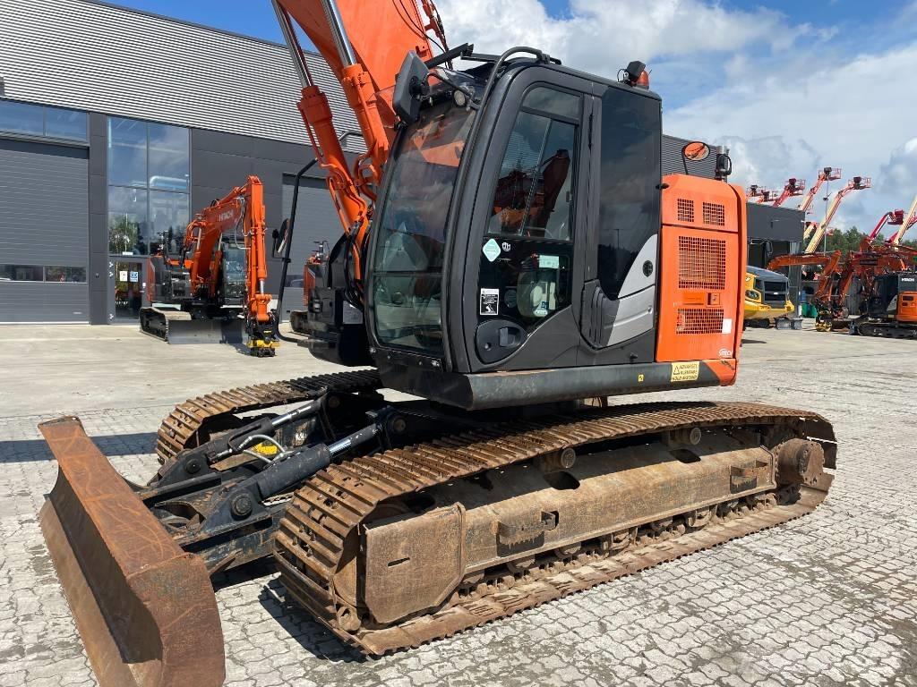 Hitachi ZX225USLC-5 Escavadeiras de esteiras