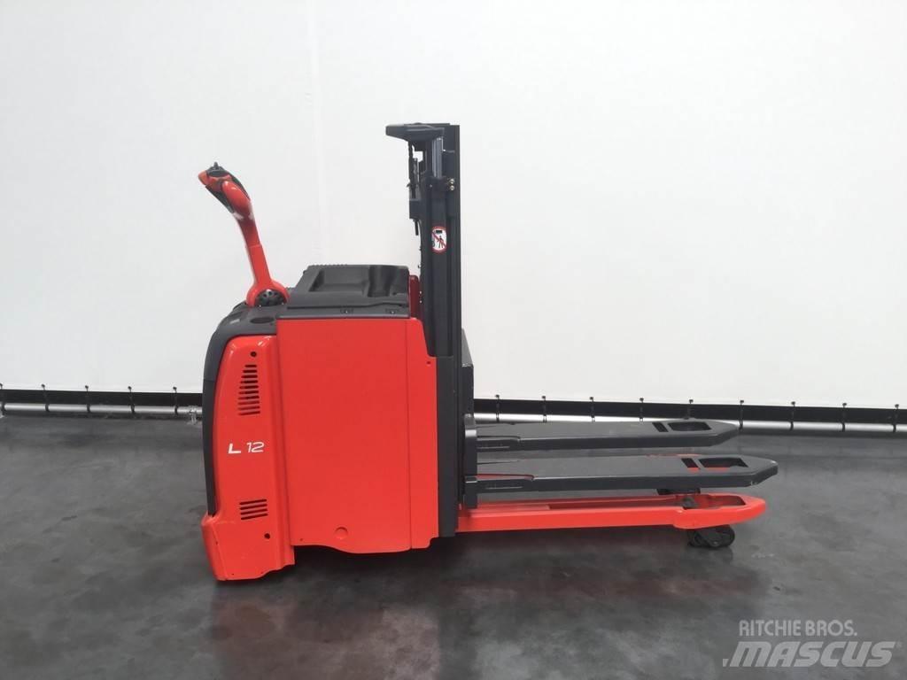 Linde L 12 L Empilhador para operador externo