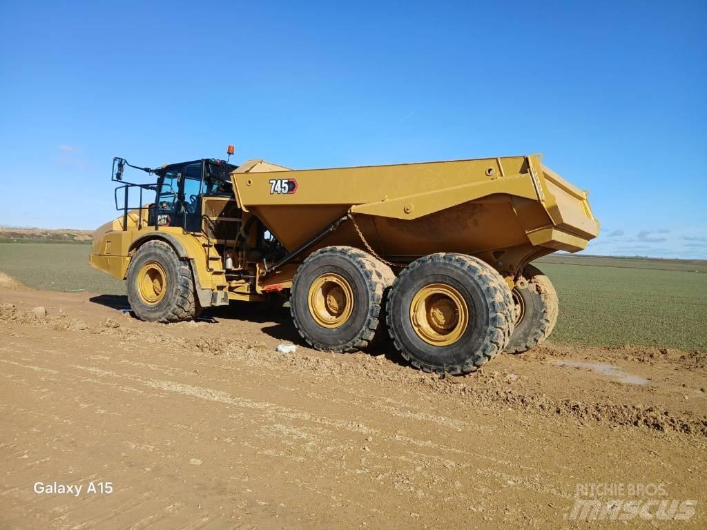 CAT 745 Caminhões articulados