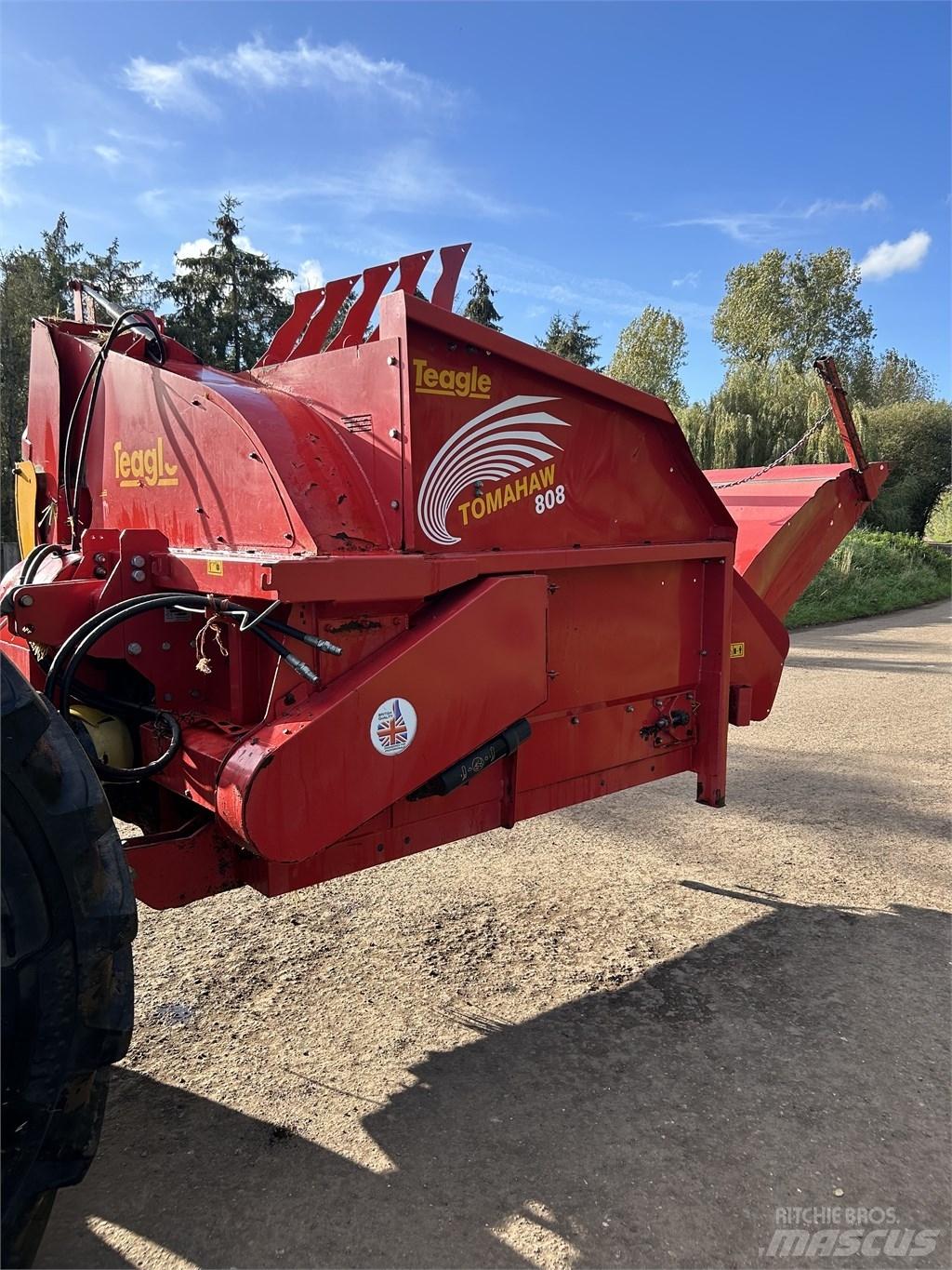TEAGLE TOMAHAWK 808S Cortadores, moinhos e desenroladores de fardos