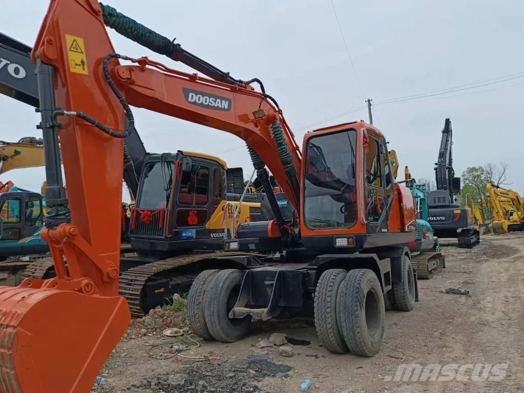 Doosan 150 W Escavadoras de rodas