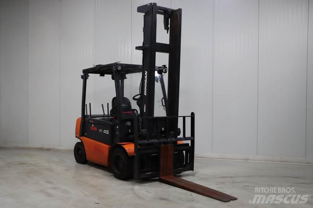 Doosan B45X-5 Empilhadores eléctricos
