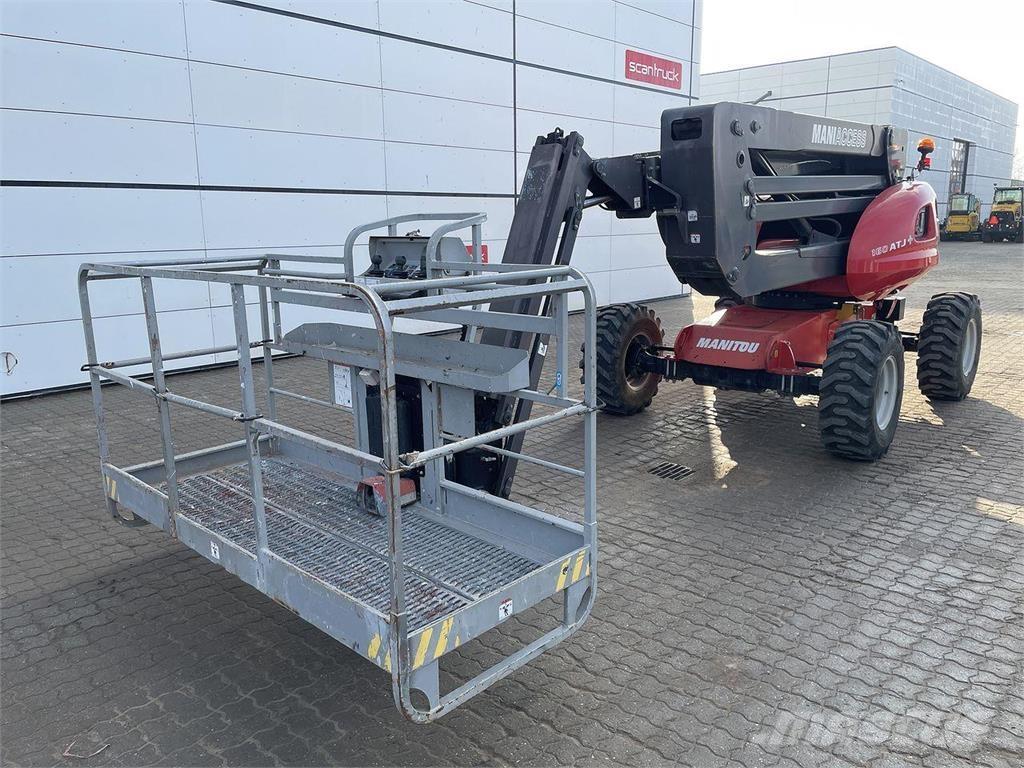 Manitou 160ATJ+ RC Elevadores braços articulados