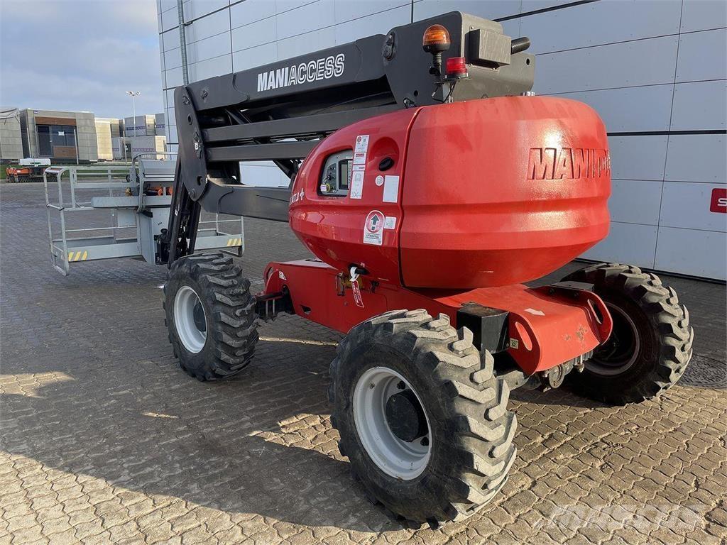 Manitou 160ATJ+ RC Elevadores braços articulados