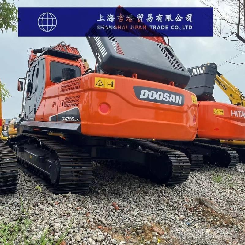 Doosan DX 225 Escavadeiras de esteiras