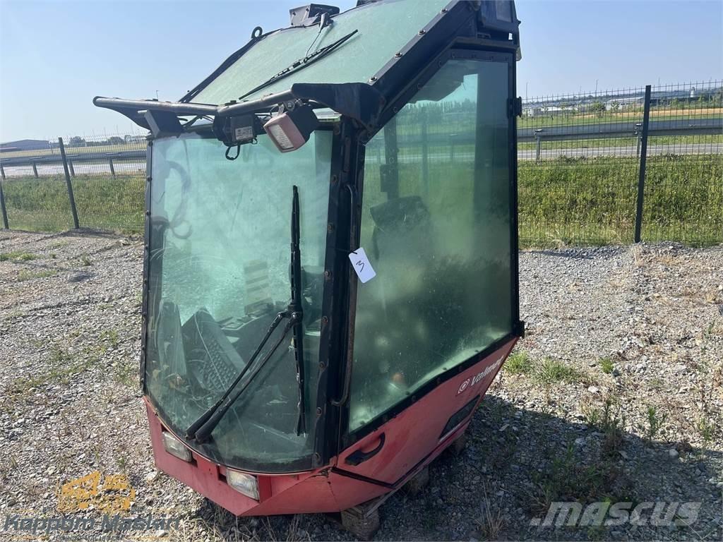 Valmet 911.1 Cabina