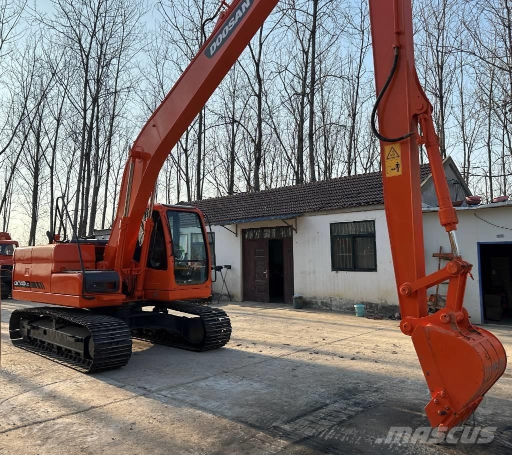 Doosan DX140 Escavadeiras de esteiras
