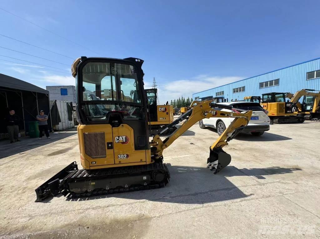 CAT 302 Miniescavadeiras