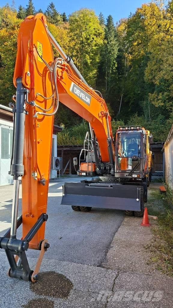 Develon DX 210 W-7 Escavadoras de rodas