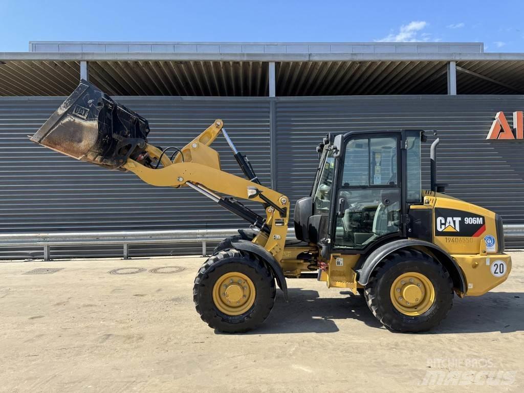 CAT 906M Carregadeiras de rodas