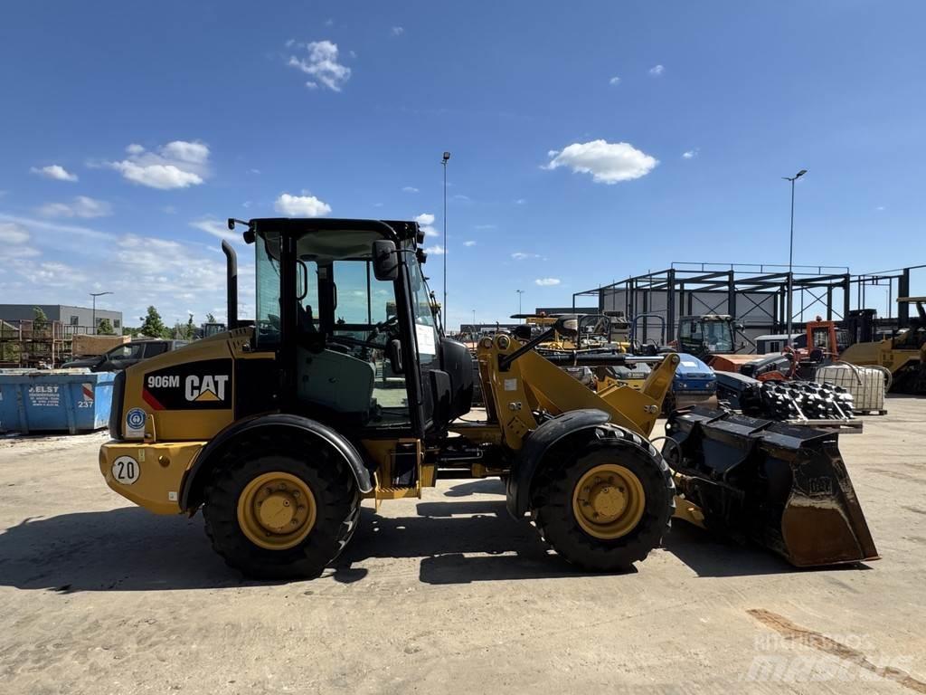 CAT 906M Carregadeiras de rodas