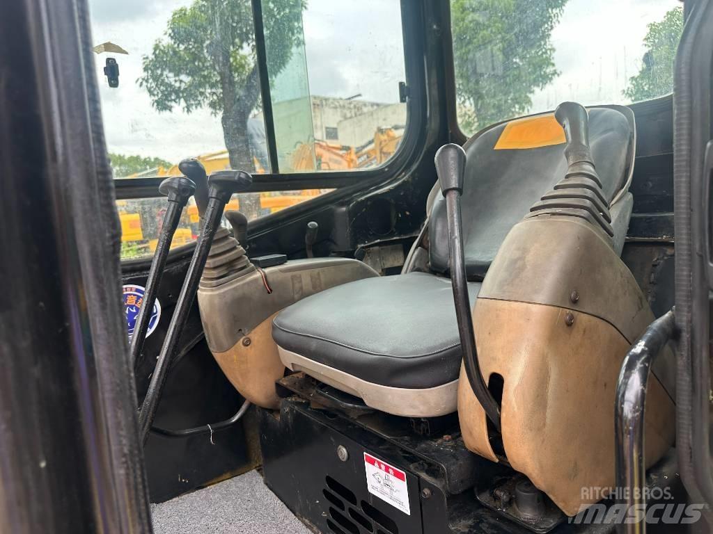 CAT 303 Miniescavadeiras