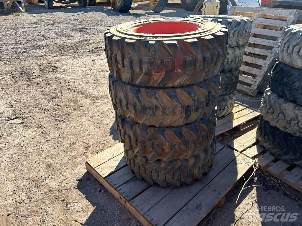 Bobcat 10x16.5 Tires Pneus