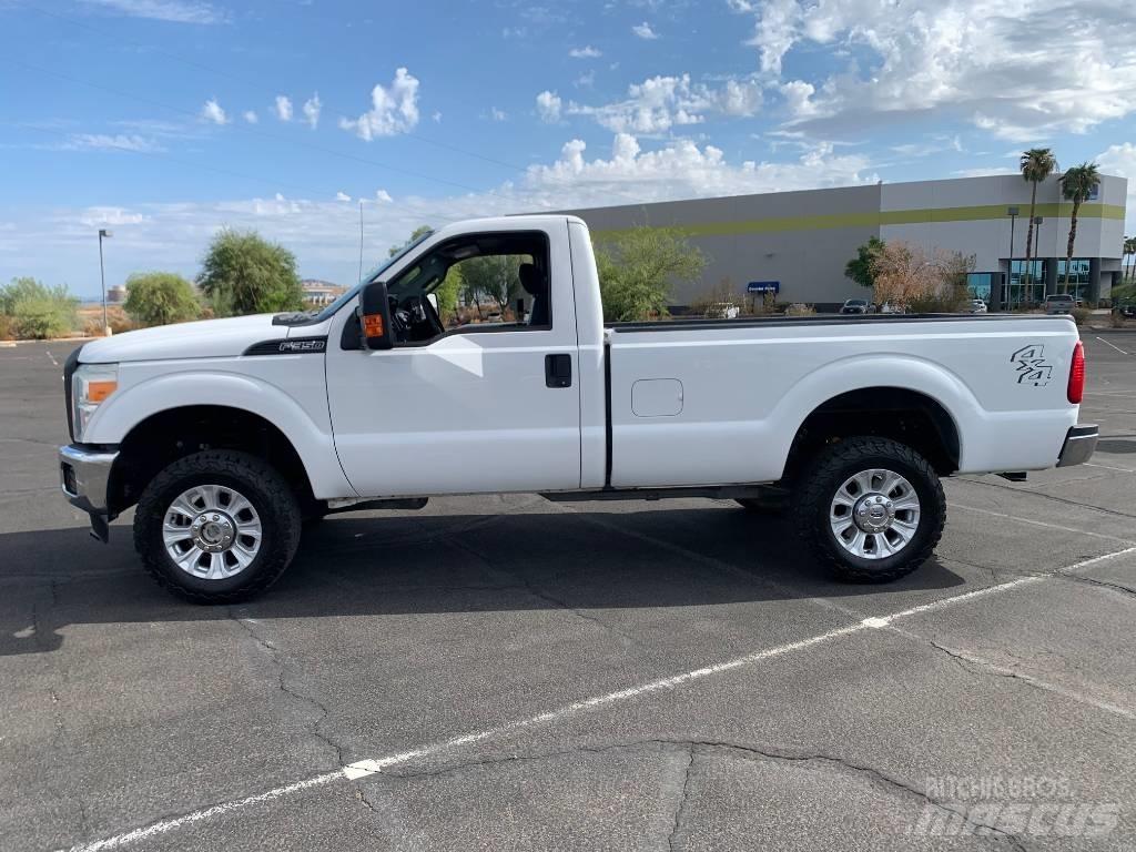 Ford F 350 Caminhões de caixa fechada