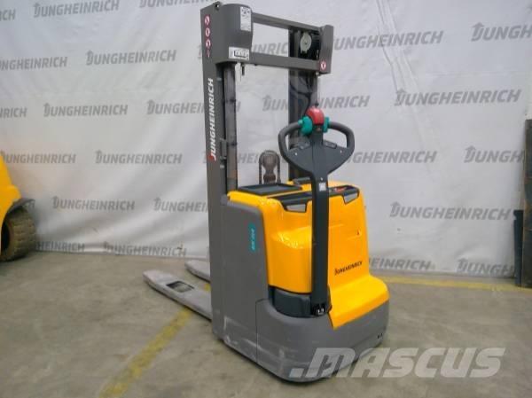 Jungheinrich EJC 214 Empilhador para operador externo