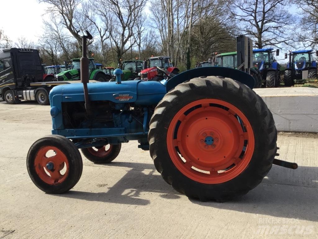 Fordson Power Major Tratores Agrícolas usados