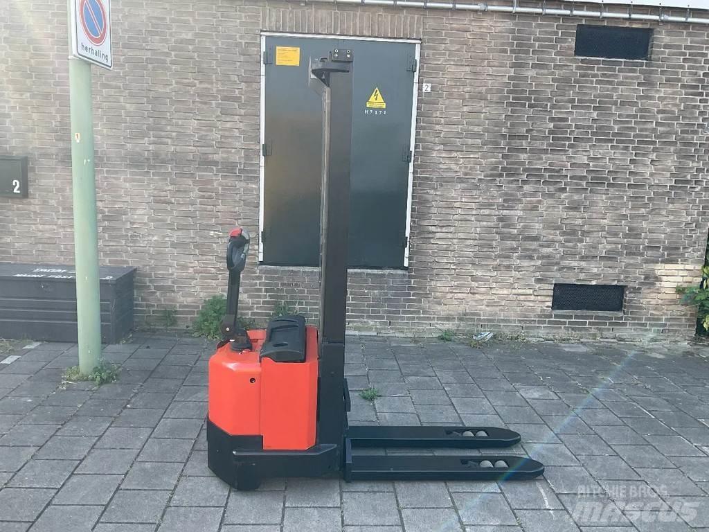 Toyota BT SWE120L Empilhador para operador externo