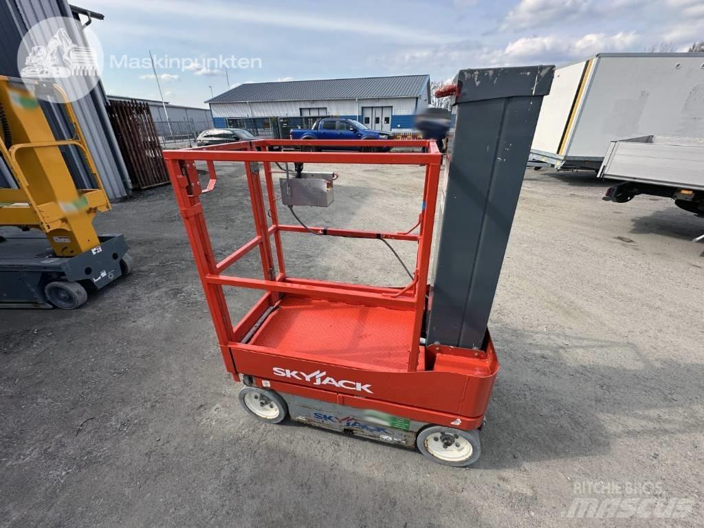 SkyJack SJ 12 Plataformas de Mastro Vertical