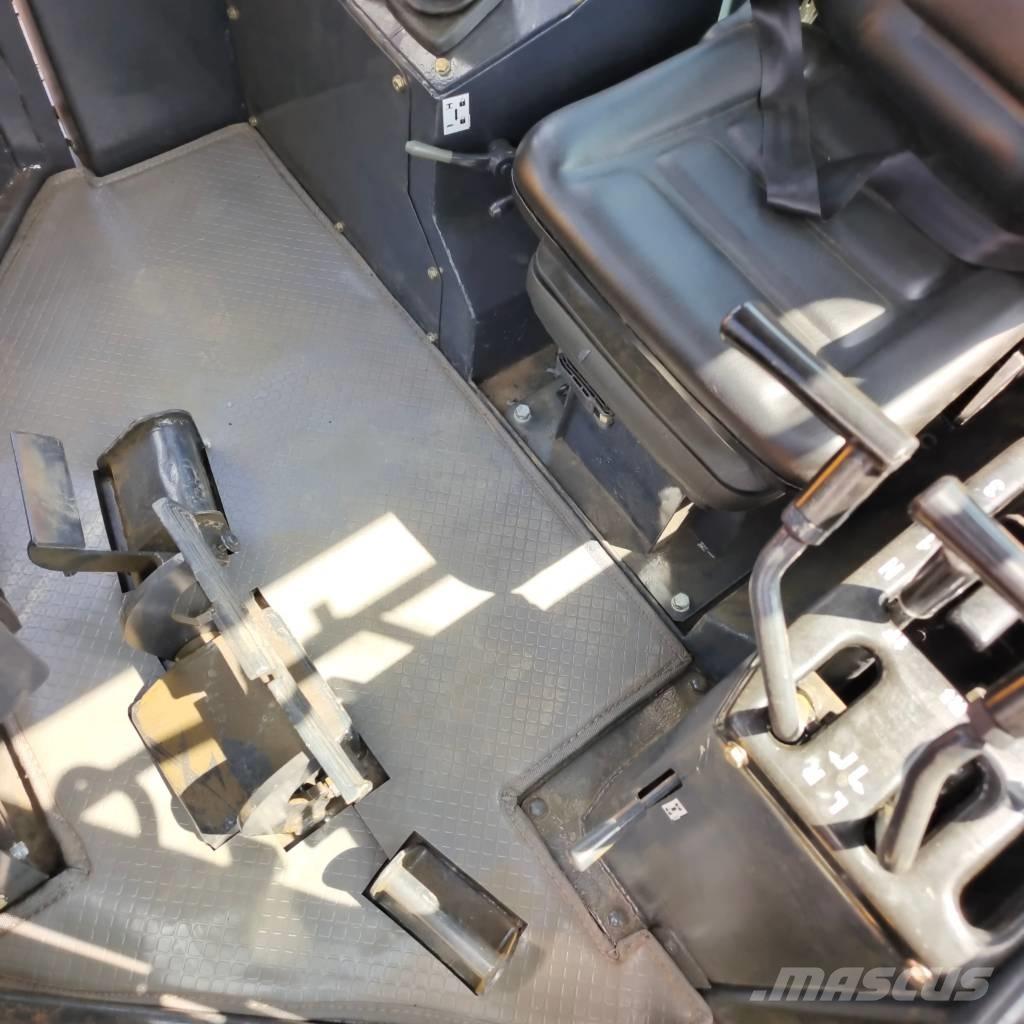 Shantui SD 32 Dozers - Tratores rastos