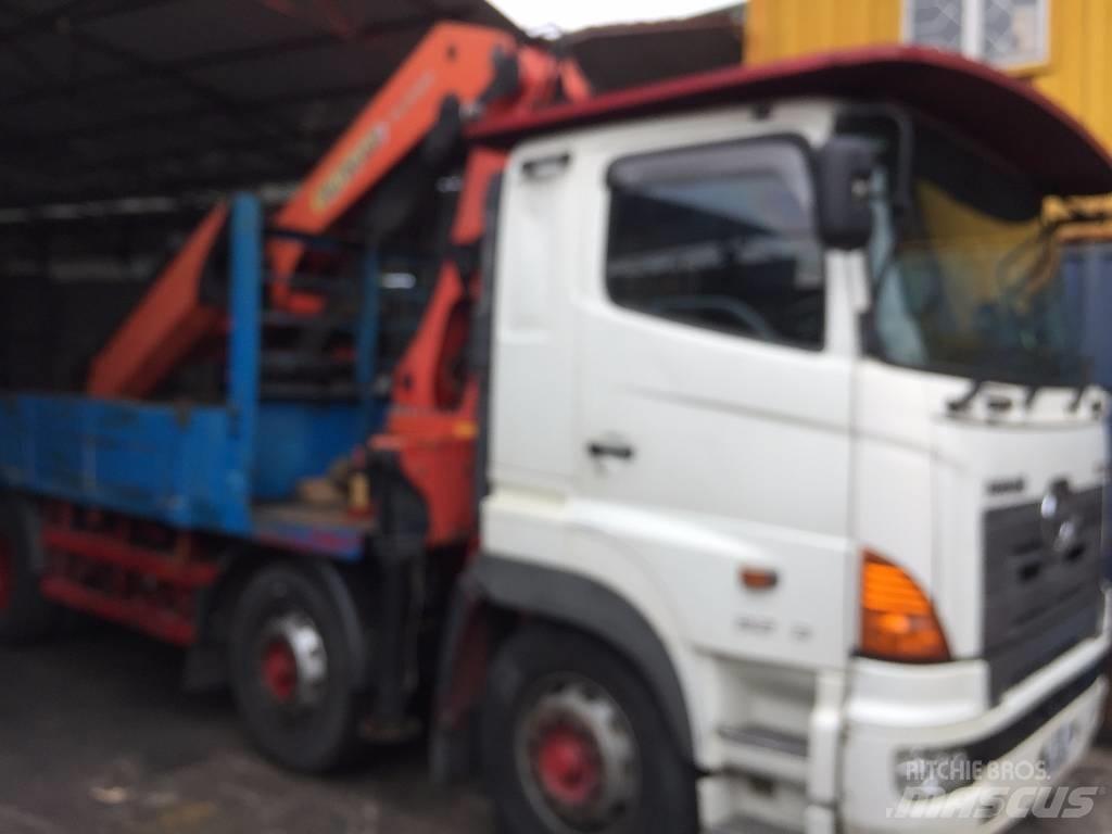 Hino 700 FY Camiões grua