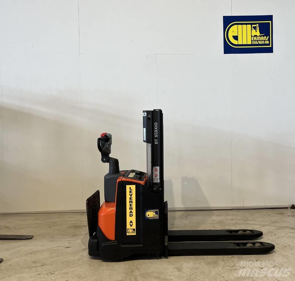 BT SWE 200 D Empilhador para operador externo