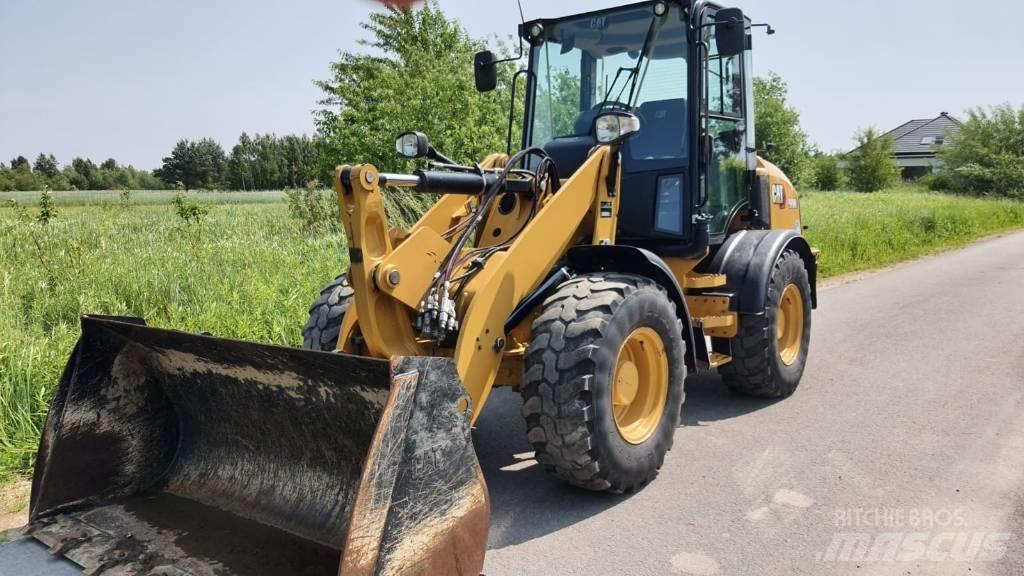 CAT 908M Carregadeiras de rodas