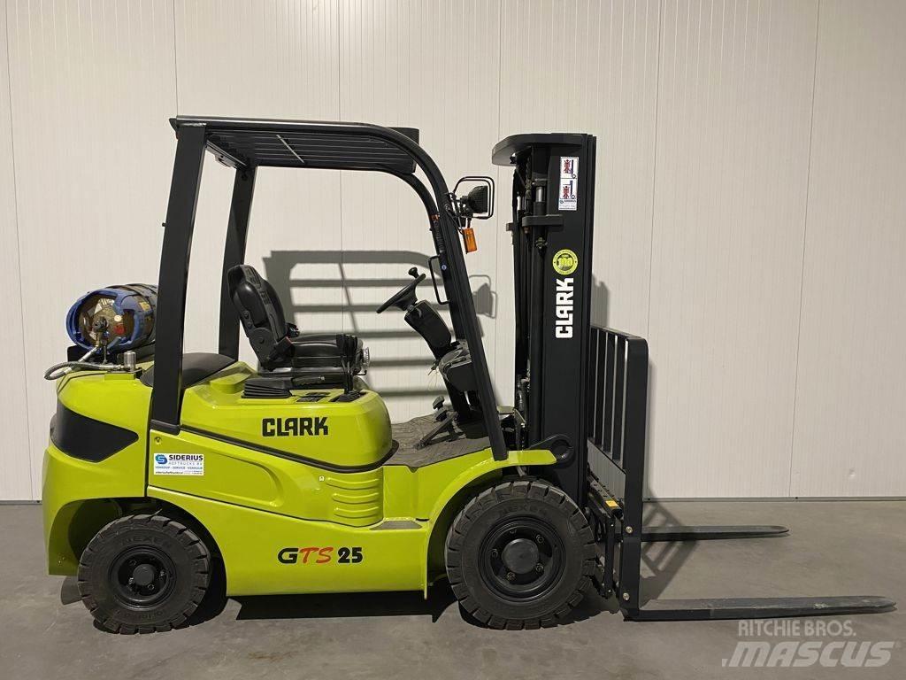 Clark GTS25 Empilhadores a gás