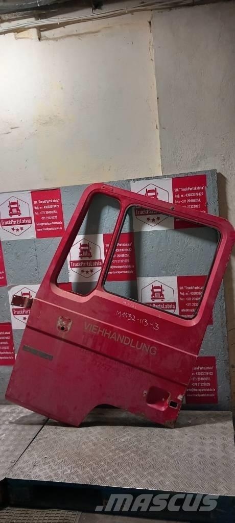 MAN 12.232 left door Cabines e interior