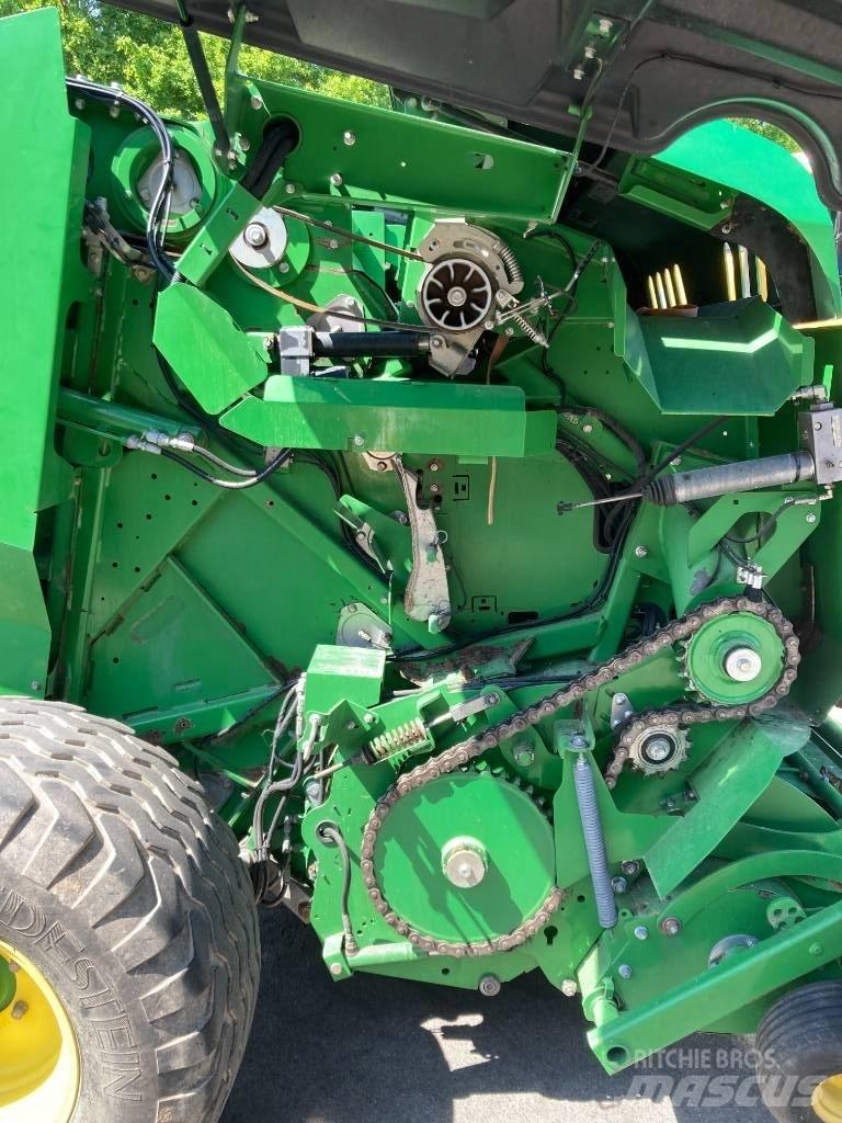 John Deere F441R Enfardadeira de rolos