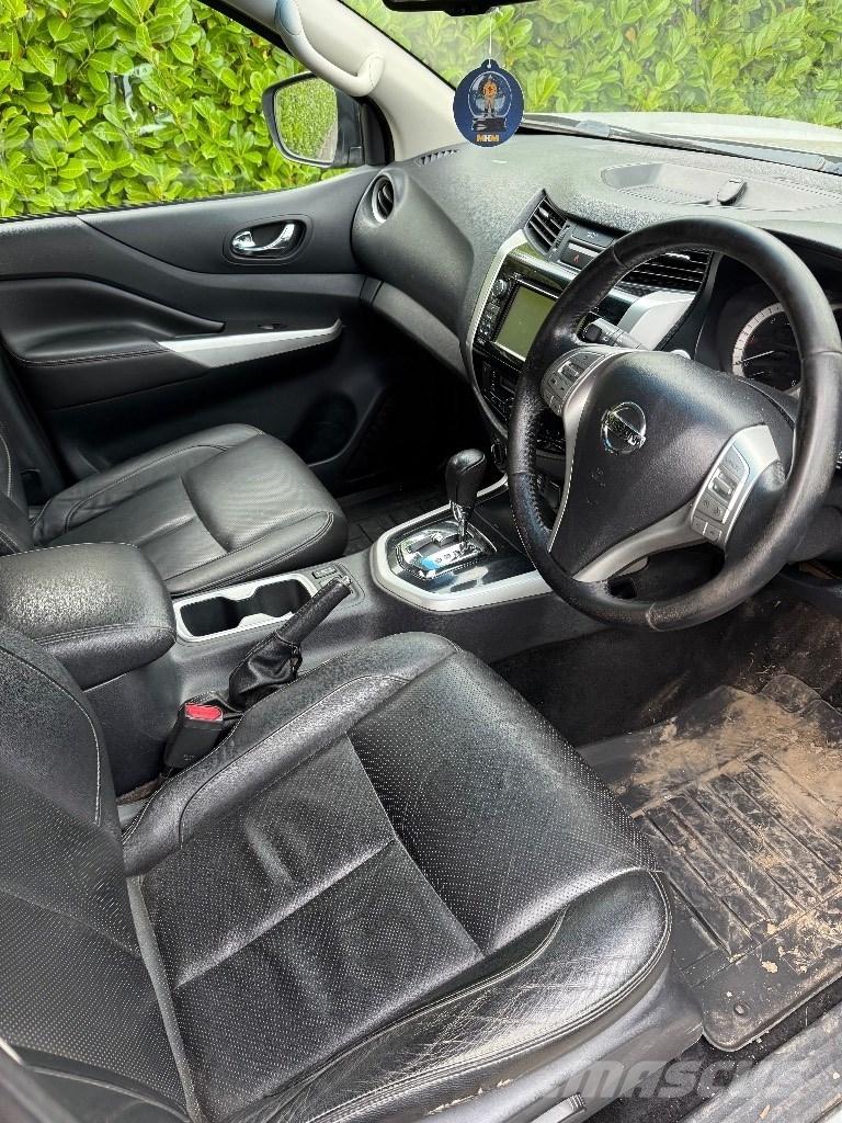 Nissan Navara Pick up de caixa aberta