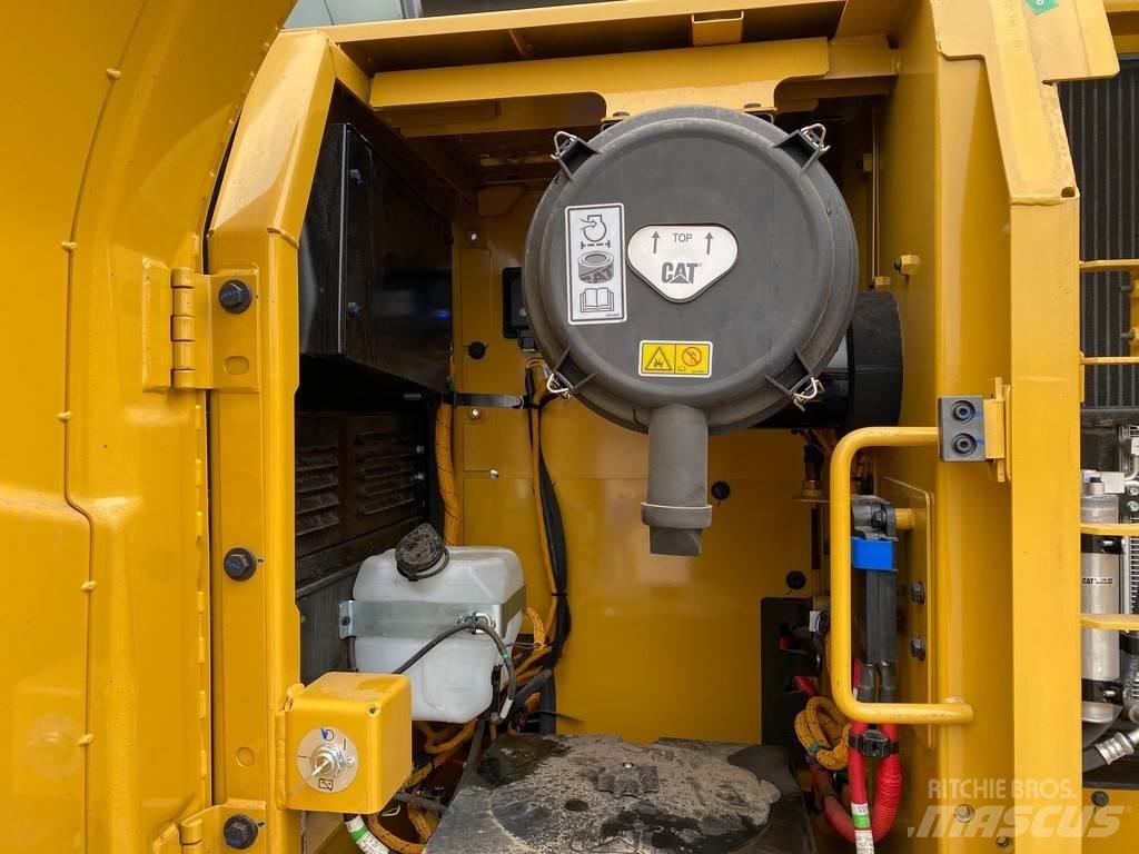 CAT 323D3 Escavadeiras de esteiras