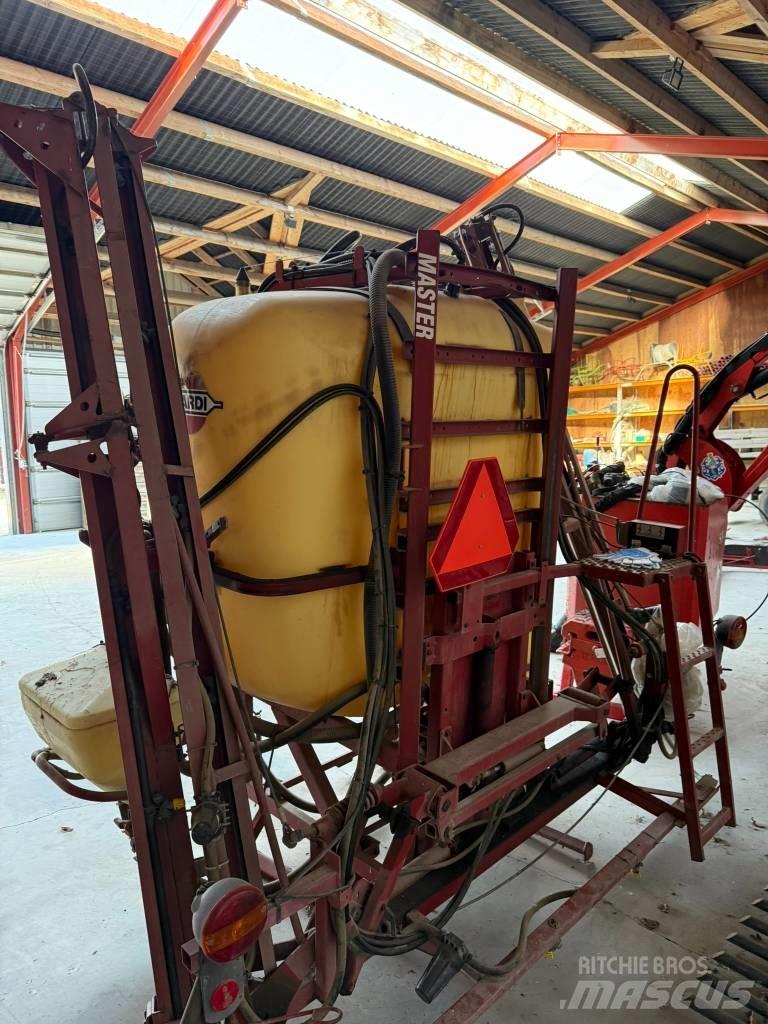 Hardi Master Pulverizadores montados