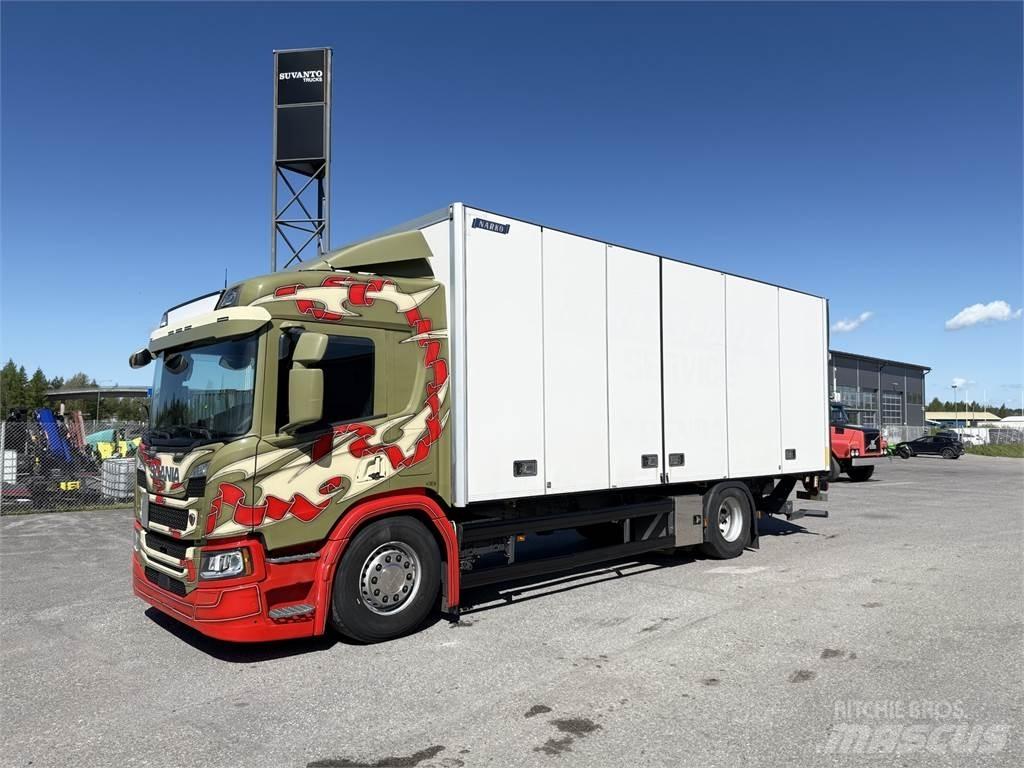 Scania P320 4X2 Caminhões de caixa fechada