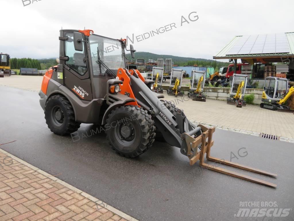 Hitachi ZW 95 Carregadeiras de rodas