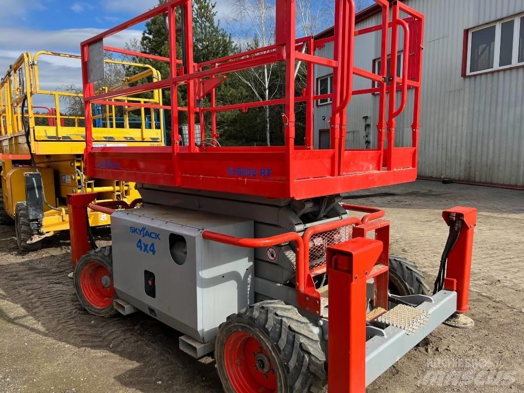 SkyJack SJ 6832 RT Elevadores de tesoura