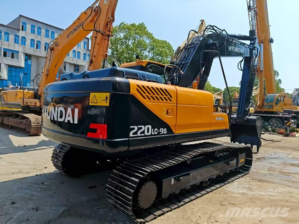 Hyundai R220LC-9S Escavadeiras de esteiras
